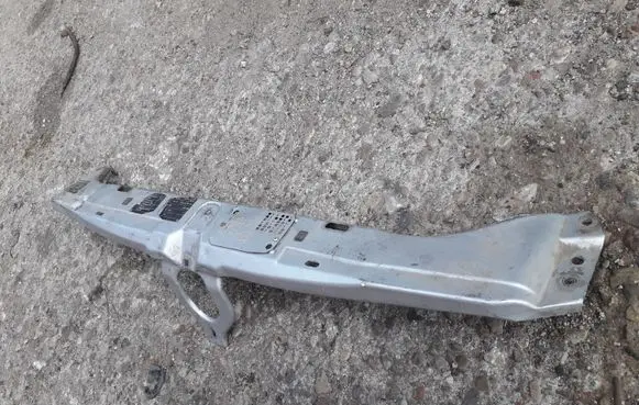 Mercedes-Benz E W210 Top upper radiator support slam panel