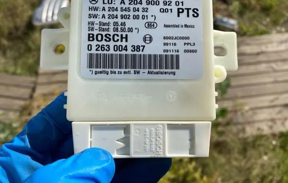 Mercedes-Benz C W204 Parking PDC control unit/module A2049009201
