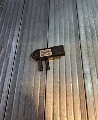 Volkswagen Golf V Exhaust gas pressure sensor 076906051A 130151333 20DPS09005