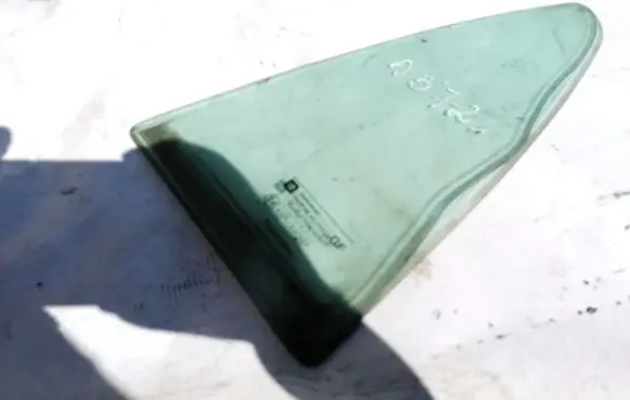 Rear vent window glass