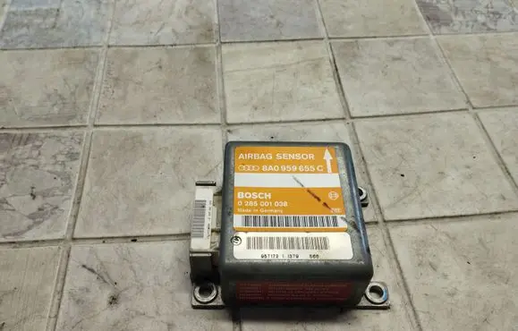Audi A6 S6 C4 4A Airbag control unit/module 8A0959655C 0285001038