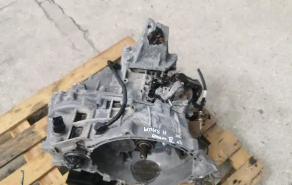 KIA Carens IV Manual 5 speed gearbox