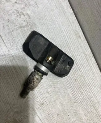 Mercedes-Benz CLS C219 Tire pressure sensor a0045425718