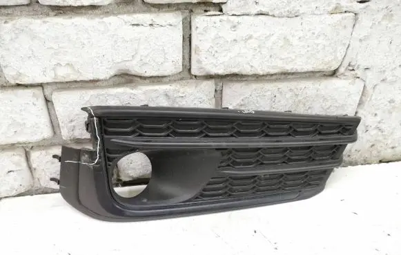Subaru Impreza V Front fog light trim/grill 57731FL760 18010018