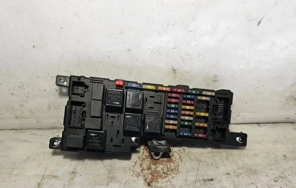 Volvo S60 Fuse module 8678449 518828009