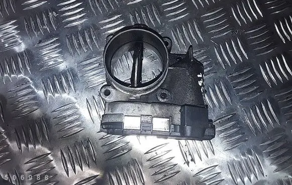 Volvo V70 Throttle valve 8692720 0281002701