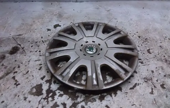 Skoda Octavia Mk2 (1Z) R15 wheel hub/cap/trim 1Z0601147E