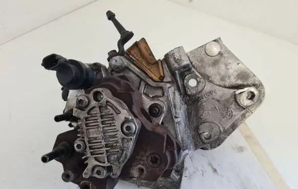 Renault Scenic II - Grand scenic II Fuel injection high pressure pump 0445010075 8200456693