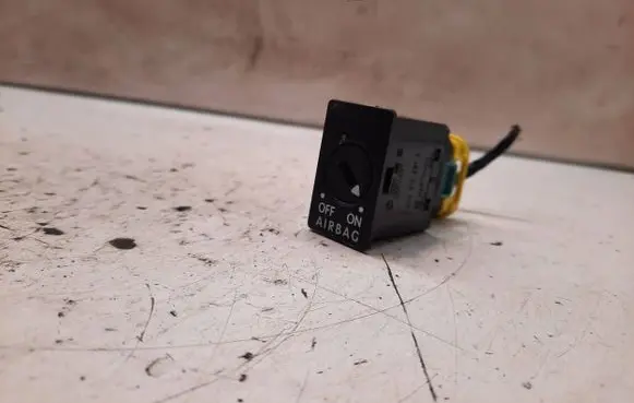 Volkswagen PASSAT B6 Passenger airbag on/off switch 3C0919237A