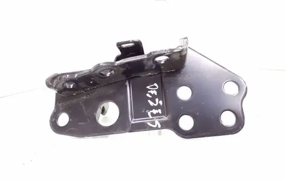 Gearbox mounting bracket