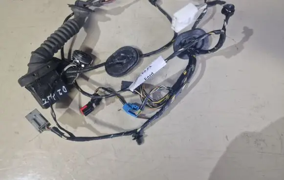 Ford Focus Front door wiring loom 8M5T14K138