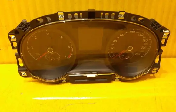 Volkswagen Golf VII Speedometer (instrument cluster) 5G1920751A