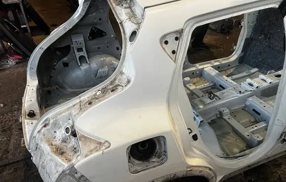Nissan Juke I F15 Rear arch 