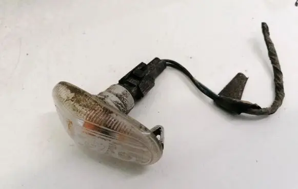 Saab 9-5 Front fender indicator light