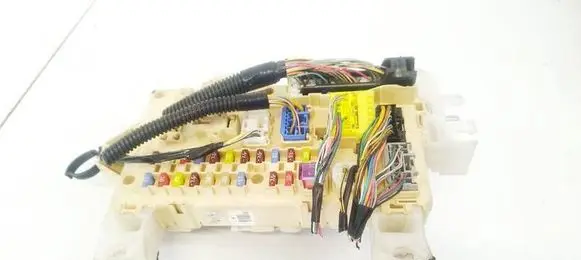 Toyota Corolla Verso AR10 Fuse box set 892210F010 89221-0F010