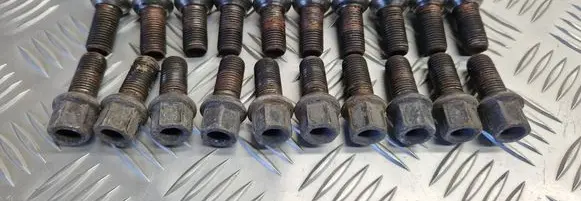 Audi A4 S4 B5 8D Nuts/bolts 4675806B