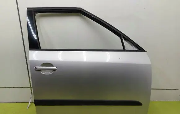 Skoda Fabia Mk2 (5J) Front door LF7T