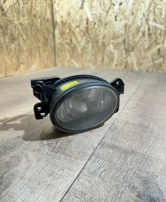 Mercedes-Benz C W204 Front fog light A1698201656 0305077002 1004201151
