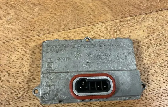 Audi A6 S6 C6 4F Xenon control unit/module 5DV00829000 110VVDC85VA