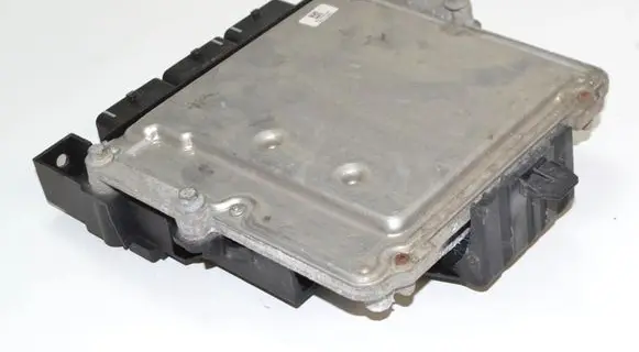 Land Rover Freelander 2 - LR2 Engine control unit/module 