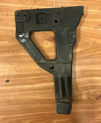 Audi A6 S6 C6 4F Front bumper mounting bracket 4F0807228 13672