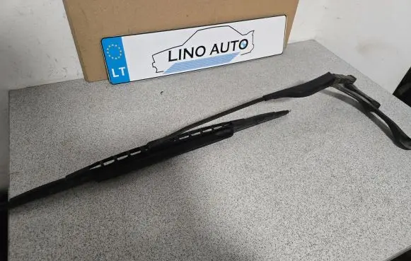 BMW 7 E38 Front wiper blade arm 8352020
