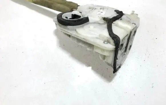 Mazda 2 Rear door lock