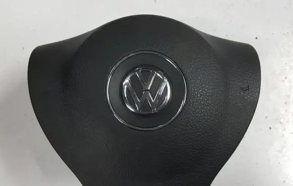 Volkswagen Jetta VI Steering wheel airbag 1KM880201BAP 1KM880201B