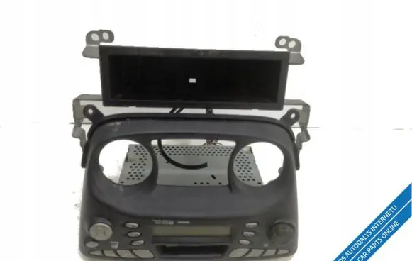 Nissan Almera Tino Radio/GPS head unit trim 6847590J10 28113BM313