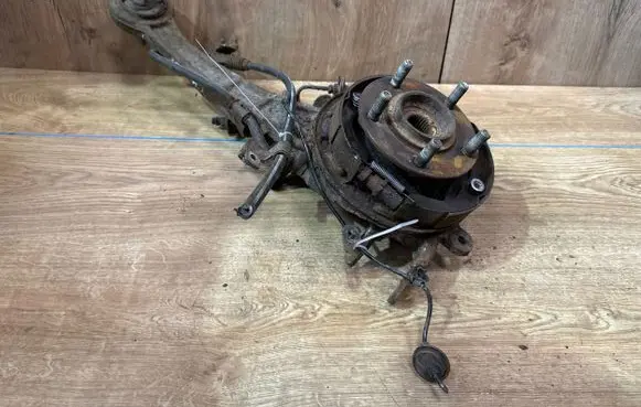 Mitsubishi Outlander Rear wheel hub spindle/knuckle 