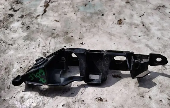 Volkswagen Golf VII Fender mounting bracket 5G0807184A