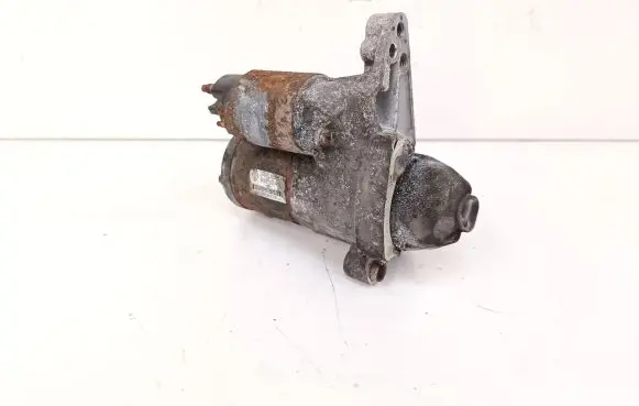 Nissan Juke I F15 Starter motor 233004979R
