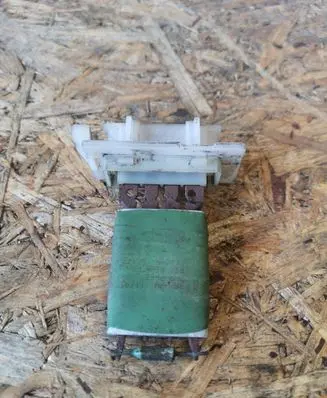 Renault Master II Coolant fan relay 