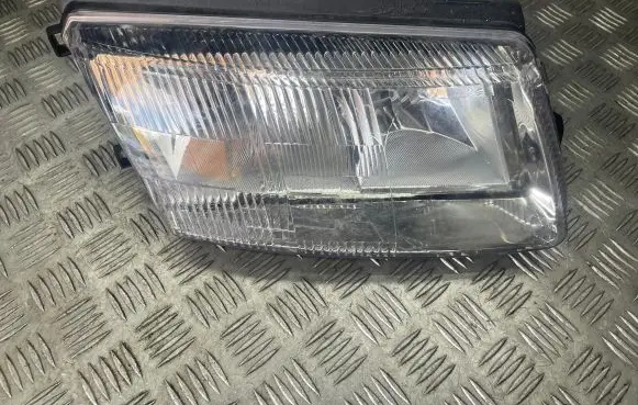 Volkswagen PASSAT B5 Headlight/headlamp 205079B