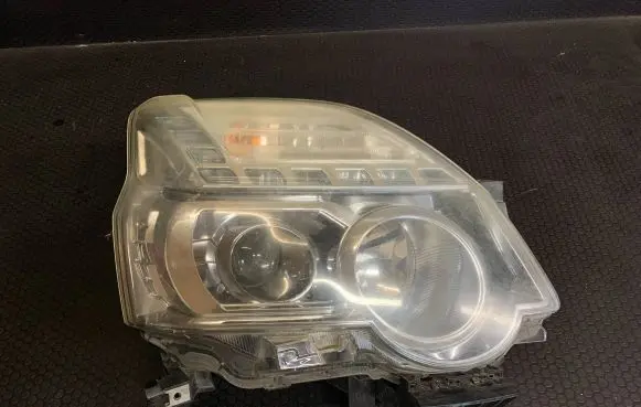 Nissan X-Trail T31 Headlight/headlamp
