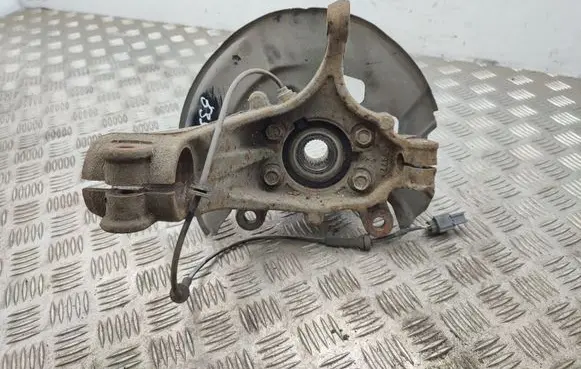 Nissan X-Trail T32 Front wheel hub
