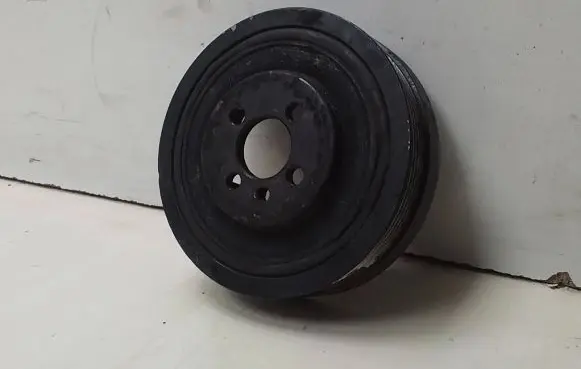 Volkswagen Polo Crankshaft pulley 045105243Btr
