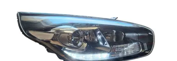KIA Carens III Headlight/headlamp 92102A4