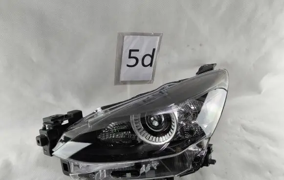 Mazda 2 Headlight/headlamp D43N-51040