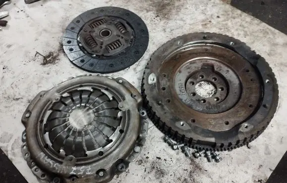 Nissan Note (E11) Clutch set kit 8200335084