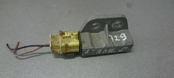 Nissan X-Trail T30 Airbag deployment crash/impact sensor