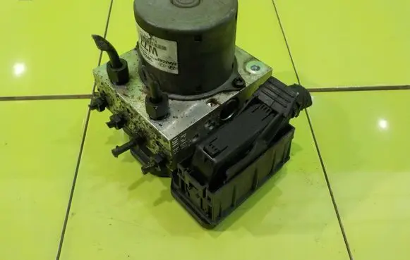 KIA Rio ABS Pump 589201W770