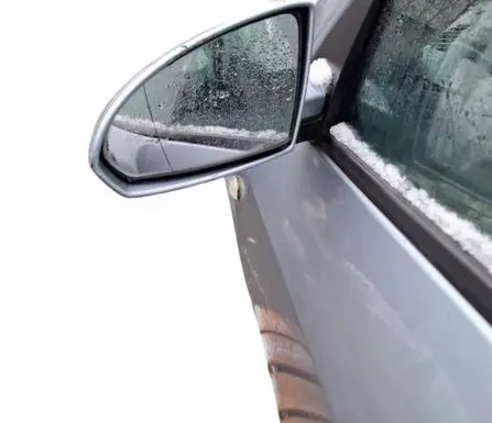 Nissan Primera Front door electric wing mirror 