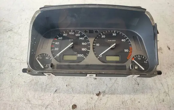 Volkswagen Golf III Speedometer (instrument cluster) 1H0919860H