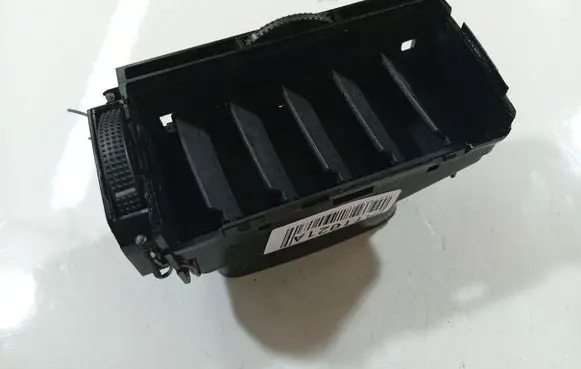 Volkswagen Bora Dash center air vent grill 1J0819733