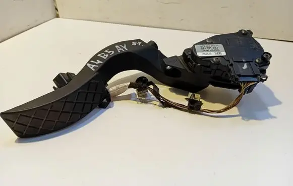 Audi A4 S4 B5 8D Accelerator throttle pedal 6PV00837601 8E1721523