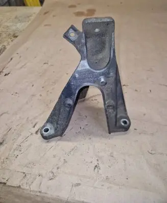 Audi A6 S6 C6 4F Engine mounting bracket 4F0199308P
