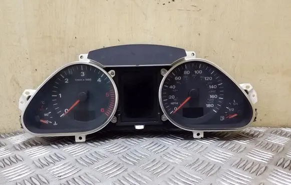 Audi Q7 4L Speedometer (instrument cluster) 4L0920981P