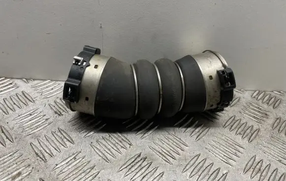 BMW 4 F32 F33 Intercooler hose/pipe 8513450