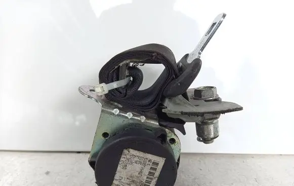 Mitsubishi Outlander Middle seatbelt (rear) 609213800
